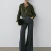 Ausgestellte Jeans mit hoher Taille Ausgestellte Jeans mit hoher Taille