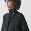 Baumwoll-Cardigan mit hohem Kragen Baumwoll-Cardigan mit hohem Kragen