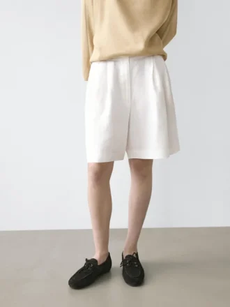 Bermudashorts aus 100 % Leinen mit kurzen Falten