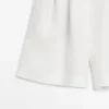 Bermudashorts aus 100 % Leinen mit kurzen Falten Bermudashorts aus 100 % Leinen mit kurzen Falten