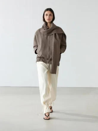 Bomberjacke aus meliertem Leinen mit Schals