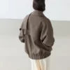 Bomberjacke aus meliertem Leinen mit Schals Bomberjacke aus meliertem Leinen mit Schals