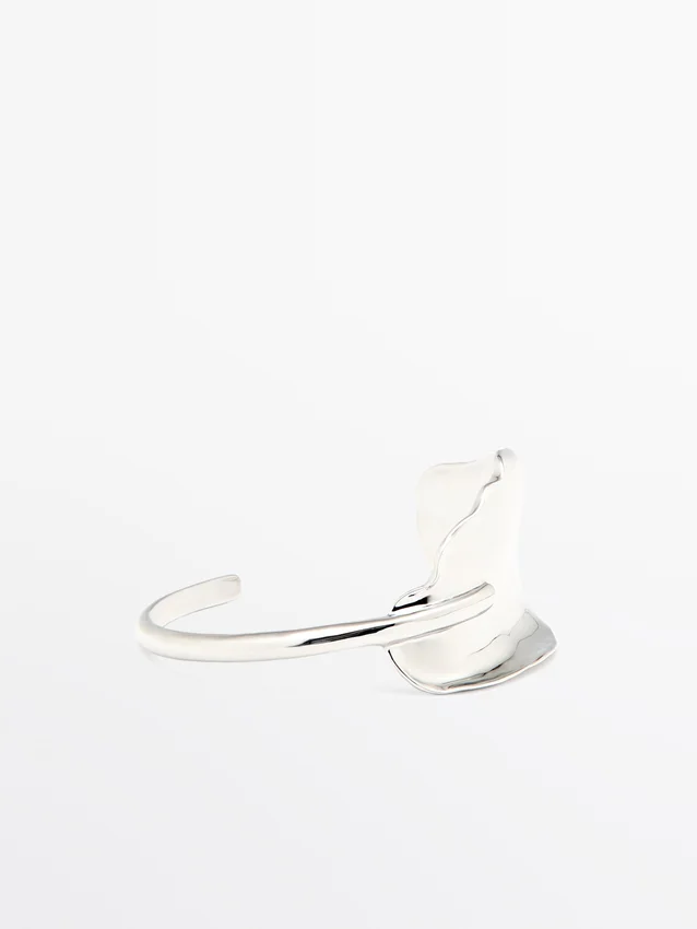 Breites, strukturiertes Armband Breites, strukturiertes Armband