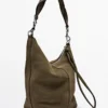 Bucket Bag aus Spaltveloursleder Bucket Bag aus Spaltveloursleder