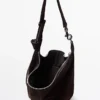 Bucket Bag aus Spaltveloursleder Bucket Bag aus Spaltveloursleder