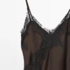 Camisole-Kleid mit Spitzendetails Camisole-Kleid mit Spitzendetails