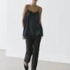 Camisole-Top mit kontrastierenden Spitzendetails Camisole-Top mit kontrastierenden Spitzendetails