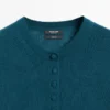 Cardigan aus Wollstrick mit verdeckten Knöpfen Cardigan aus Wollstrick mit verdeckten Knöpfen
