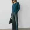 Cardigan aus Wollstrick mit verdeckten Knöpfen Cardigan aus Wollstrick mit verdeckten Knöpfen