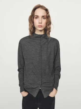 Cardigan mit Rollkragen und verdeckten Knöpfen