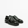Derby-Schuhe mit Schnallen und Fransen Derby-Schuhe mit Schnallen und Fransen
