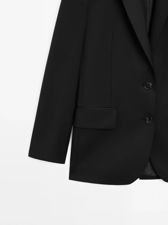 Extrafeiner Zweiknopf-Blazer aus Wolle Extrafeiner Zweiknopf-Blazer aus Wolle