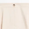 Fließende Hose mit umgeschlagenen Säumen Fließende Hose mit umgeschlagenen Säumen