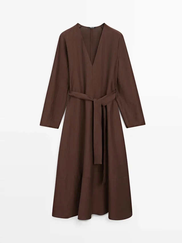 Fließendes Midikleid aus Leinenmischung mit Gürtel Fließendes Midikleid aus Leinenmischung mit Gürtel