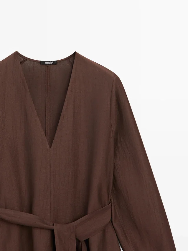 Fließendes Midikleid aus Leinenmischung mit Gürtel Fließendes Midikleid aus Leinenmischung mit Gürtel