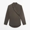 Fließendes Overshirt mit doppelter Knopfleiste Fließendes Overshirt mit doppelter Knopfleiste