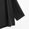 Fließendes, voluminöses Cape mit Knopfdetails Fließendes, voluminöses Cape mit Knopfdetails