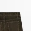Flock-Jeans mit geradem Bein und niedriger Leibhöhe Flock-Jeans mit geradem Bein und niedriger Leibhöhe