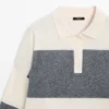 Gestreifter Strickpullover mit Poloshirt-Kragen Gestreifter Strickpullover mit Poloshirt-Kragen