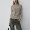 Gestreiftes Langarm-T-Shirt mit Kontrastdetail Gestreiftes Langarm-T-Shirt mit Kontrastdetail