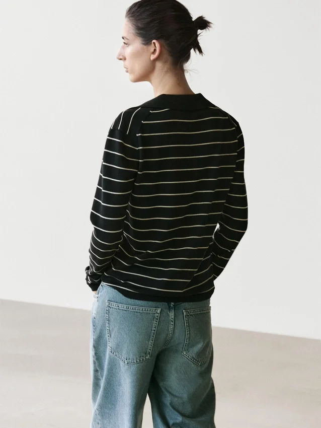 Gestreiftes Poloshirt aus Baumwollstrick Gestreiftes Poloshirt aus Baumwollstrick