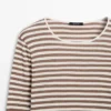 Gestreiftes T-Shirt aus 100 % Baumwolle Gestreiftes T-Shirt aus 100 % Baumwolle