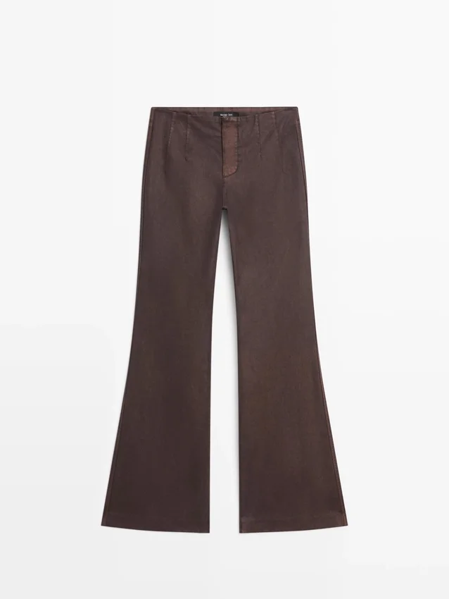 Gewachste Hose mit ausgestelltem Schnitt Gewachste Hose mit ausgestelltem Schnitt