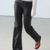 Hose aus 100 % Leinen im Kick-Flare-Schnitt Hose aus 100 % Leinen im Kick-Flare-Schnitt