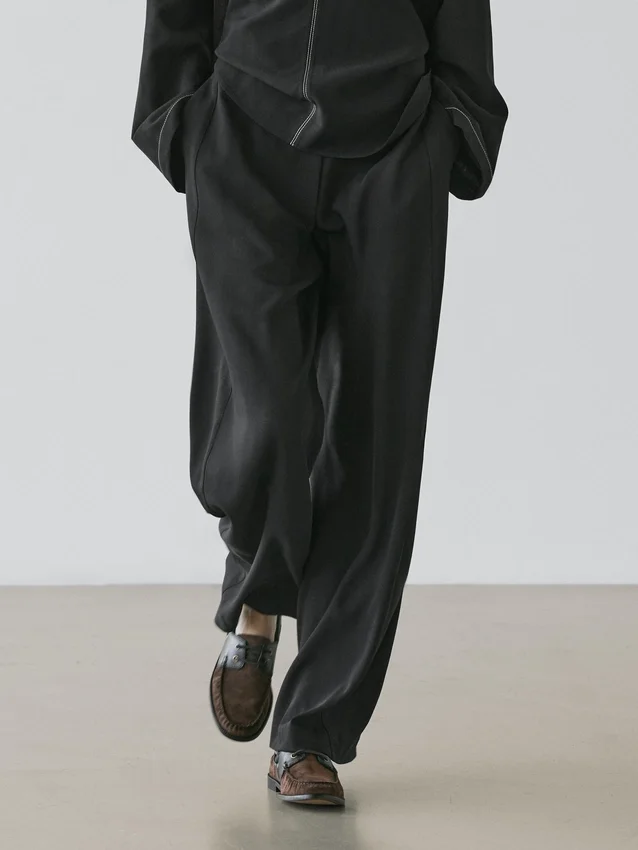 Hose aus Wollmischung mit Nahtdetails Hose aus Wollmischung mit Nahtdetails