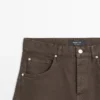 Jeans mit hoher Taille und Balloon-Passform Jeans mit hoher Taille und Balloon-Passform