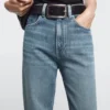Jeans mit hoher Taille und weitem Bein Jeans mit hoher Taille und weitem Bein
