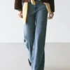 Jeans mit mittlerer Leibhöhe und Schlag Jeans mit mittlerer Leibhöhe und Schlag