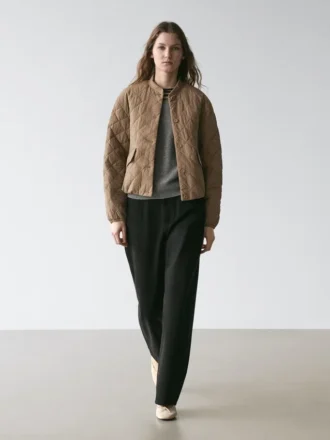 Kurze, leichte Daunenjacke