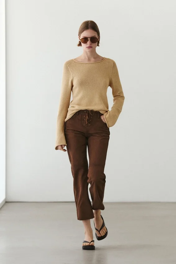 Kurze Wildleder-Hose mit Kordelzug Kurze Wildleder-Hose mit Kordelzug