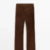 Kurze Wildleder-Hose mit Kordelzug Kurze Wildleder-Hose mit Kordelzug