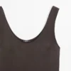 Kurzes, fließendes Kleid mit Spitzendetails