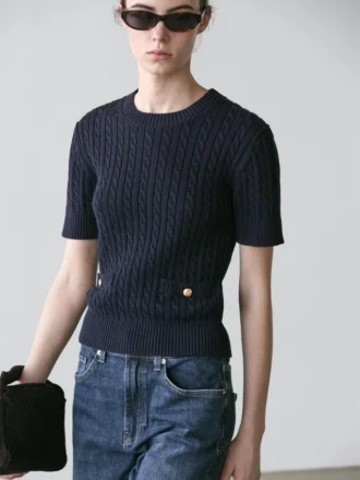 Kurzärmeliger Pullover aus geflochtenem Strick