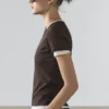 Kurzärmeliges T-Shirt mit doppelter Verarbeitung Kurzärmeliges T-Shirt mit doppelter Verarbeitung