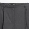 Lange Bermudashorts aus Wolle mit Abnähern Lange Bermudashorts aus Wolle mit Abnähern