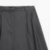 Lange Bermudashorts aus Wolle mit Abnähern Lange Bermudashorts aus Wolle mit Abnähern