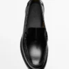Leder-Loafer mit glänzender Oberfläche Leder-Loafer mit glänzender Oberfläche