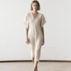 Leichtes, kurzärmeliges Midi-Kleid aus Leinen Leichtes, kurzärmeliges Midi-Kleid aus Leinen