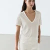 Leinen-T-Shirt mit V-Ausschnitt Leinen-T-Shirt mit V-Ausschnitt