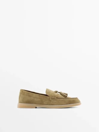 Loafer aus Spaltleder mit Quasten