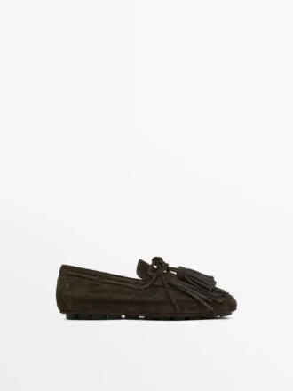 Loafer aus Spaltveloursleder mit Fransen und Quasten