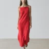 Midi-Kleid aus Leinen mit geradem Ausschnitt