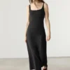 Midi-Kleid aus Leinen mit Trägern Midi-Kleid aus Leinen mit Trägern