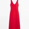 Midi-Kleid aus Leinen mit Trägern Midi-Kleid aus Leinen mit Trägern