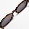 Mini-Sonnenbrille mit ovalen Gläsern im Schildpatt-Look Mini-Sonnenbrille mit ovalen Gläsern im Schildpatt-Look