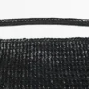 Mittelgroße Schultertasche aus geflochtenem Leder Mittelgroße Schultertasche aus geflochtenem Leder